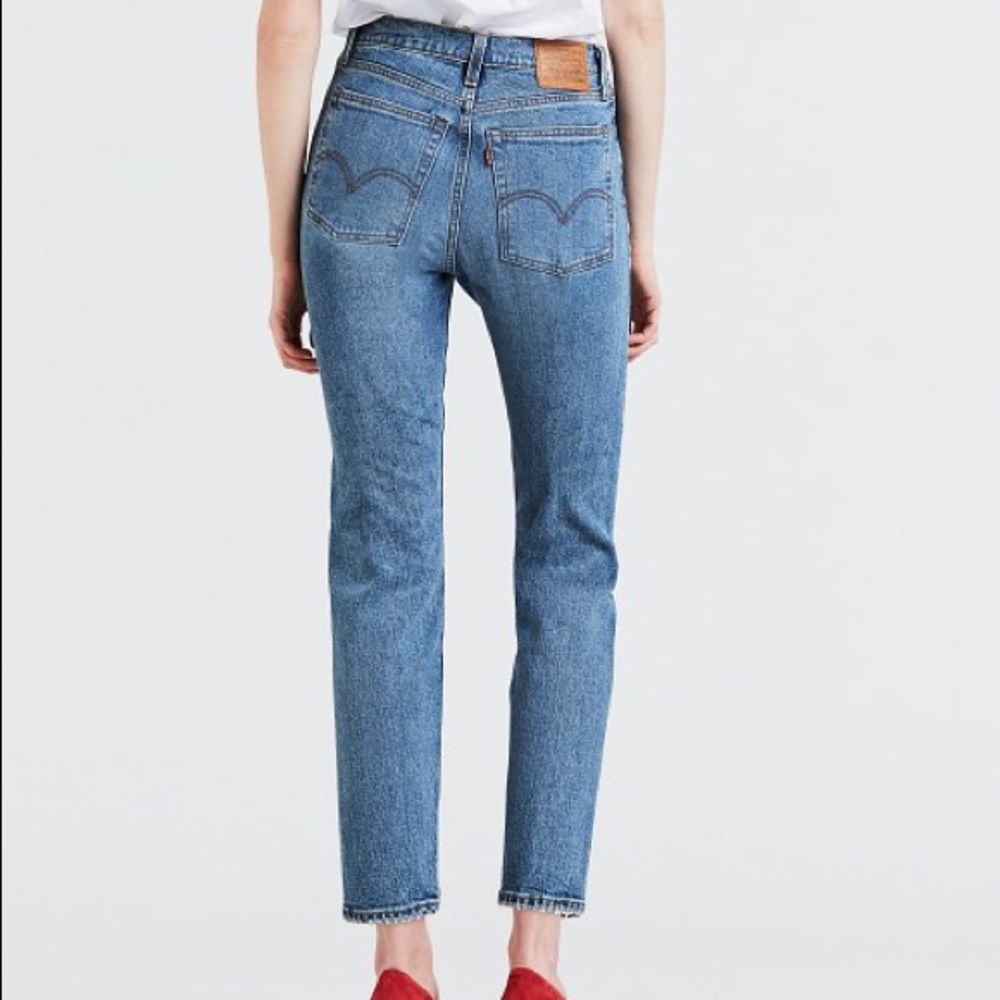 Levi’s Wedgie Fit Ankle Jeans